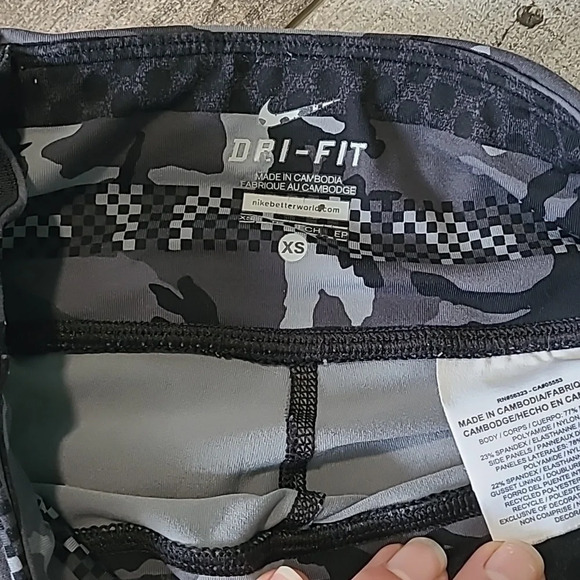 Nike  Dri-Fit Running Leggings - Ladies size XS - Picture 3 of 5